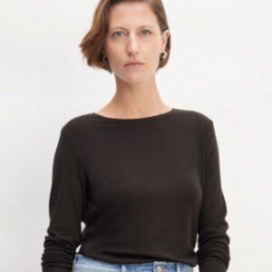 Everlane Long-Sleeve Tee in Butterluxe